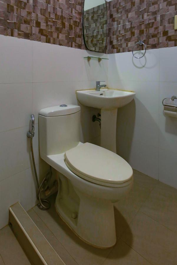 Oyo 783 Freemont Place Paranaque City Exteriör bild