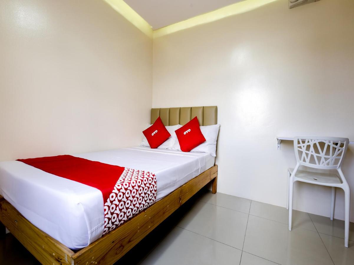 Oyo 783 Freemont Place Paranaque City Exteriör bild